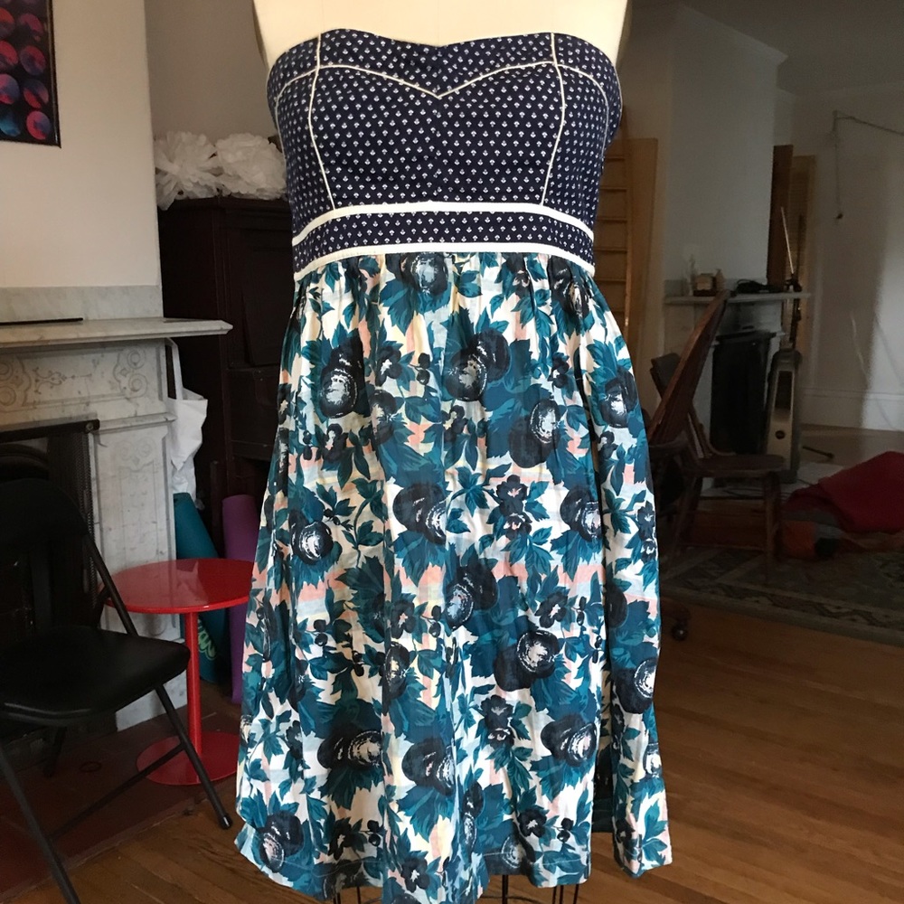 Kimchi Blue navy/white floral strapless sundress